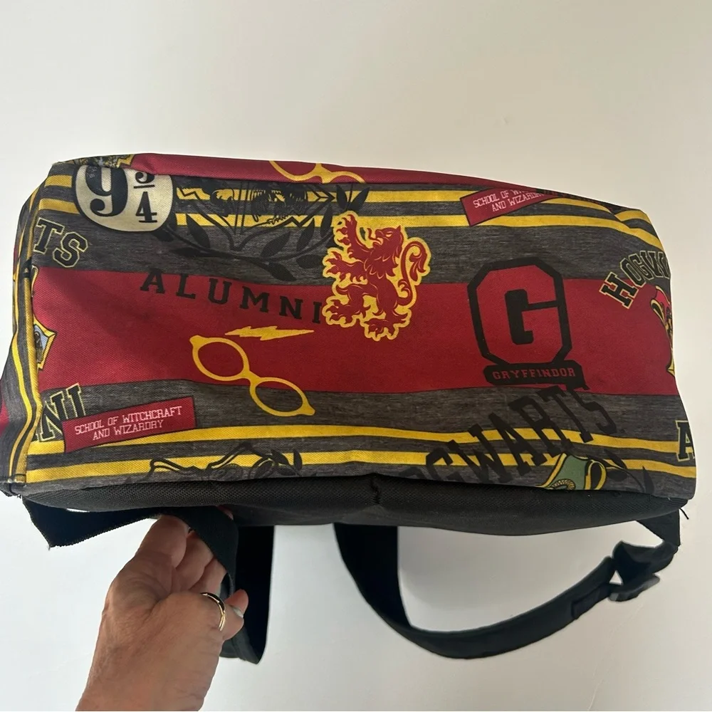 Harry Potter Hogwarts Gryffindor Bookbag 17” Red School Bag Wizarding World